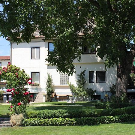 Ferienwohnung Und Gaestezimmer Korb Krumpendorf Luaran gambar