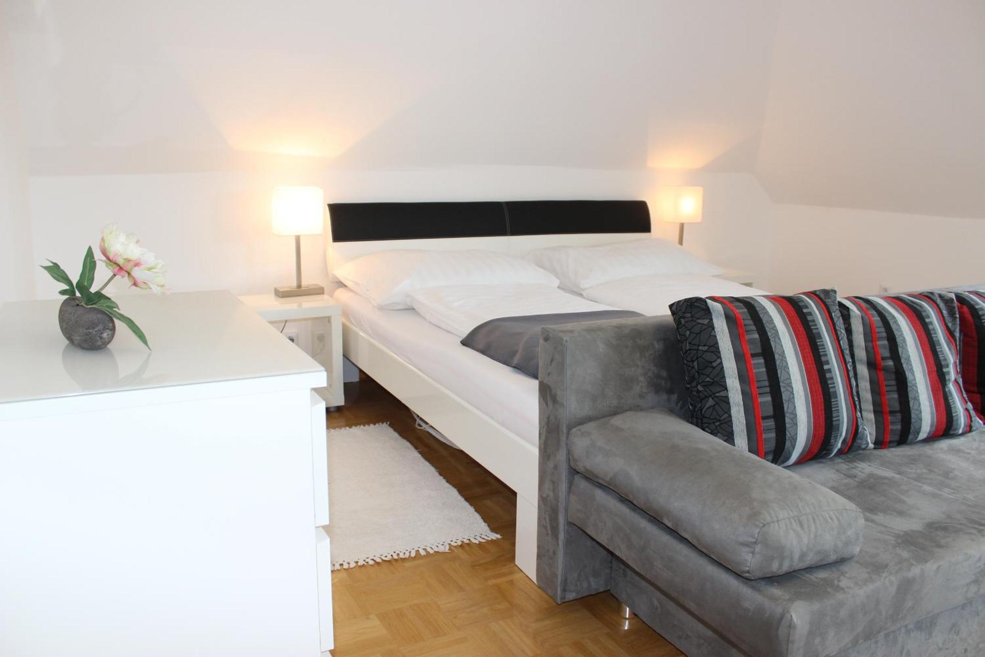Ferienwohnung Und Gaestezimmer Korb Krumpendorf Luaran gambar